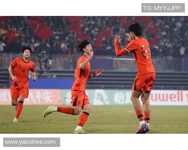 U16国足展现强大实力赵松源何思凡精准助攻帅惟浩轻松破门助球队领先