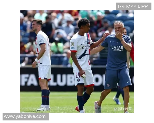 客场逆境加剧迈阿密防守失误再失一球上半场形势严峻 客场逆境加剧迈阿密防守失误再失一球上半场形势严峻