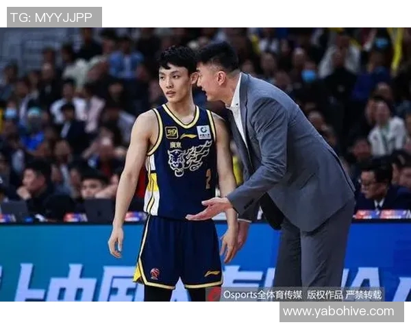 徐杰遭遇膝盖撞击半场表现不佳仅得1分1板1助离场受伤