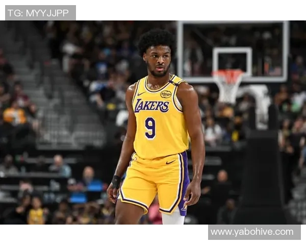 夸梅：布朗尼若想首发需提升接球投篮能力不能只依赖老爸的三分训练