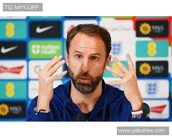 本福斯特认为曼联应考虑引进伊劳拉索斯盖特与前任主帅风格迥异