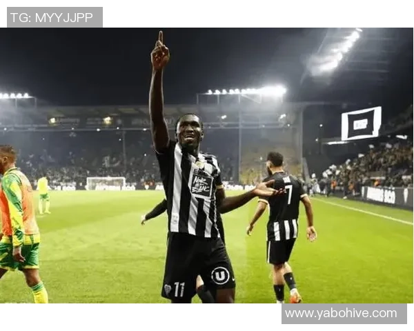 法兰克福报价昂热前锋谢里夫AC米兰也表达兴趣